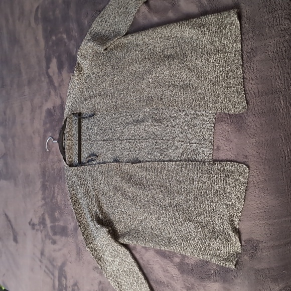 Philomena Petti| Black and White Long Sleeved Polyester - Picture 4 of 10